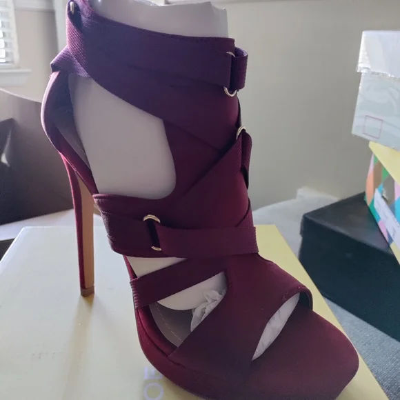 Olive Strappy Heel - Picture 3 of 8